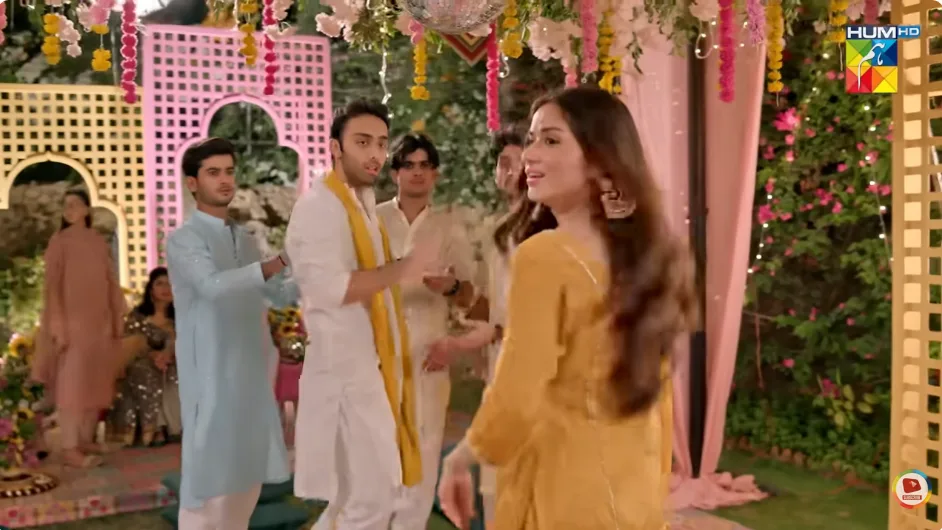 Khwabon Mein Mili Drama Cast Story & Timings - October 31, 2025 | 10:54 AM Khwabon Mein Mili Drama Cast Story & Timings