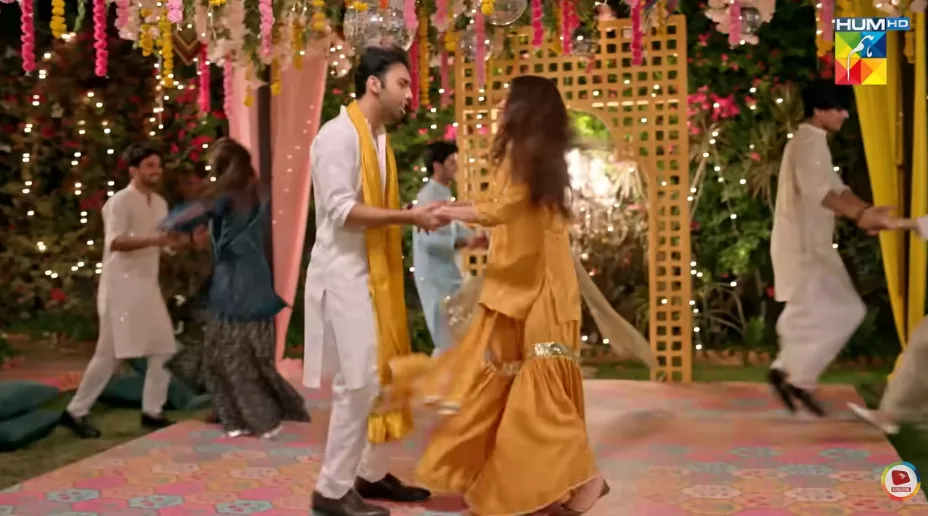 Khwabon Mein Mili Drama Cast Story & Timings - October 31, 2025 | 10:54 AM Khwabon Mein Mili Drama Cast Story & Timings