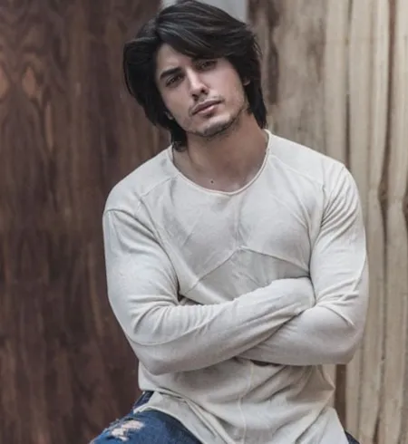 Zanjeerein – Sajal Aly and Ahsan Khan Shine in HUM TV’s Upcoming 2026 Drama - October 31, 2025 | 5:21 AM Zanjeerein – Sajal Aly and Ahsan Khan Shine in HUM TV’s Upcoming 2026 Drama