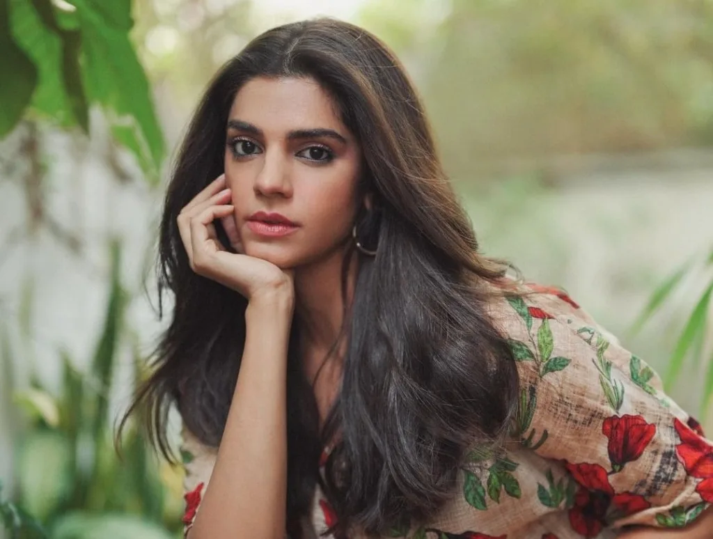Sanam Saeed & Emmad Irfani Reunite in Umera Ahmed’s Upcoming Drama Kafeel - October 31, 2025 | 5:32 AM Sanam Saeed & Emmad Irfani Reunite in Umera Ahmed’s Upcoming Drama Kafeel